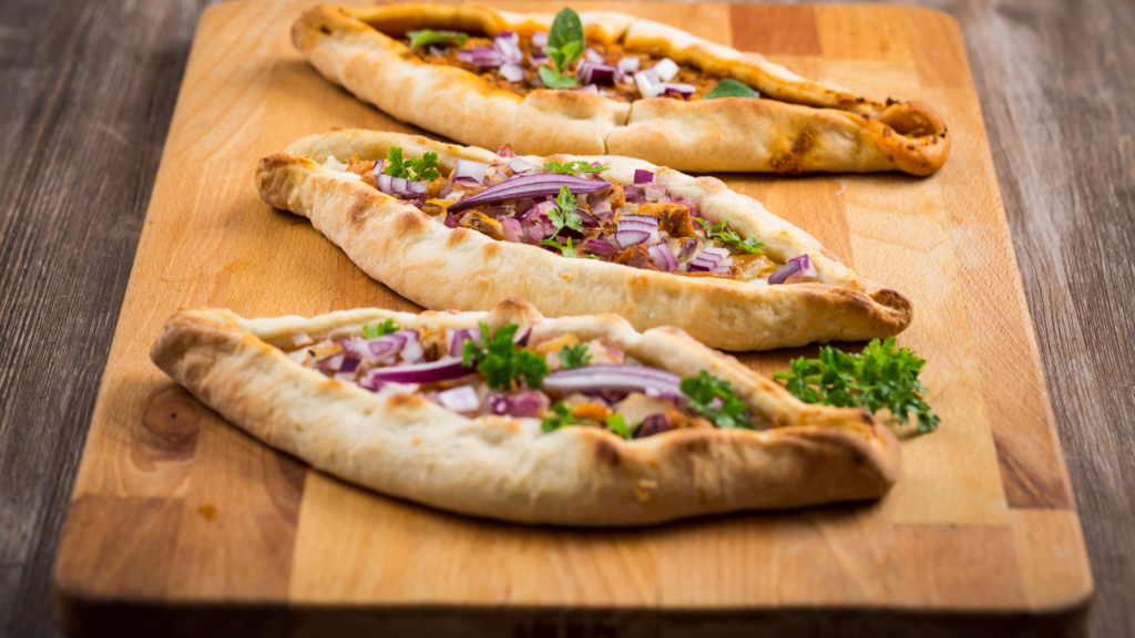 Roti gandum isi ayam rebus dan sayur